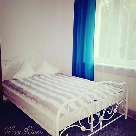 Moonriver Homestay szállás *