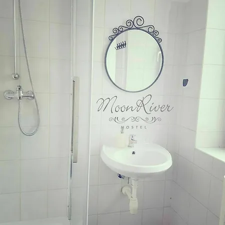 Moonriver Homestay szállás *